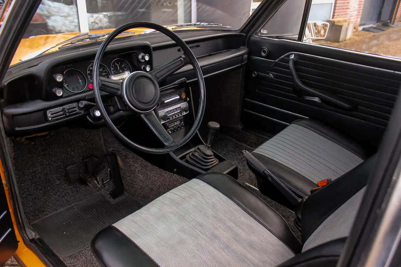 BMW 2000 2.0 Touring 01-1972 | Origineel NL | 1e eigen, foto 12