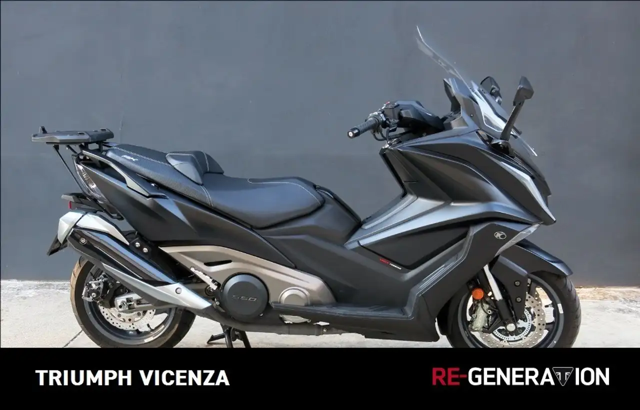 Kymco AK 550