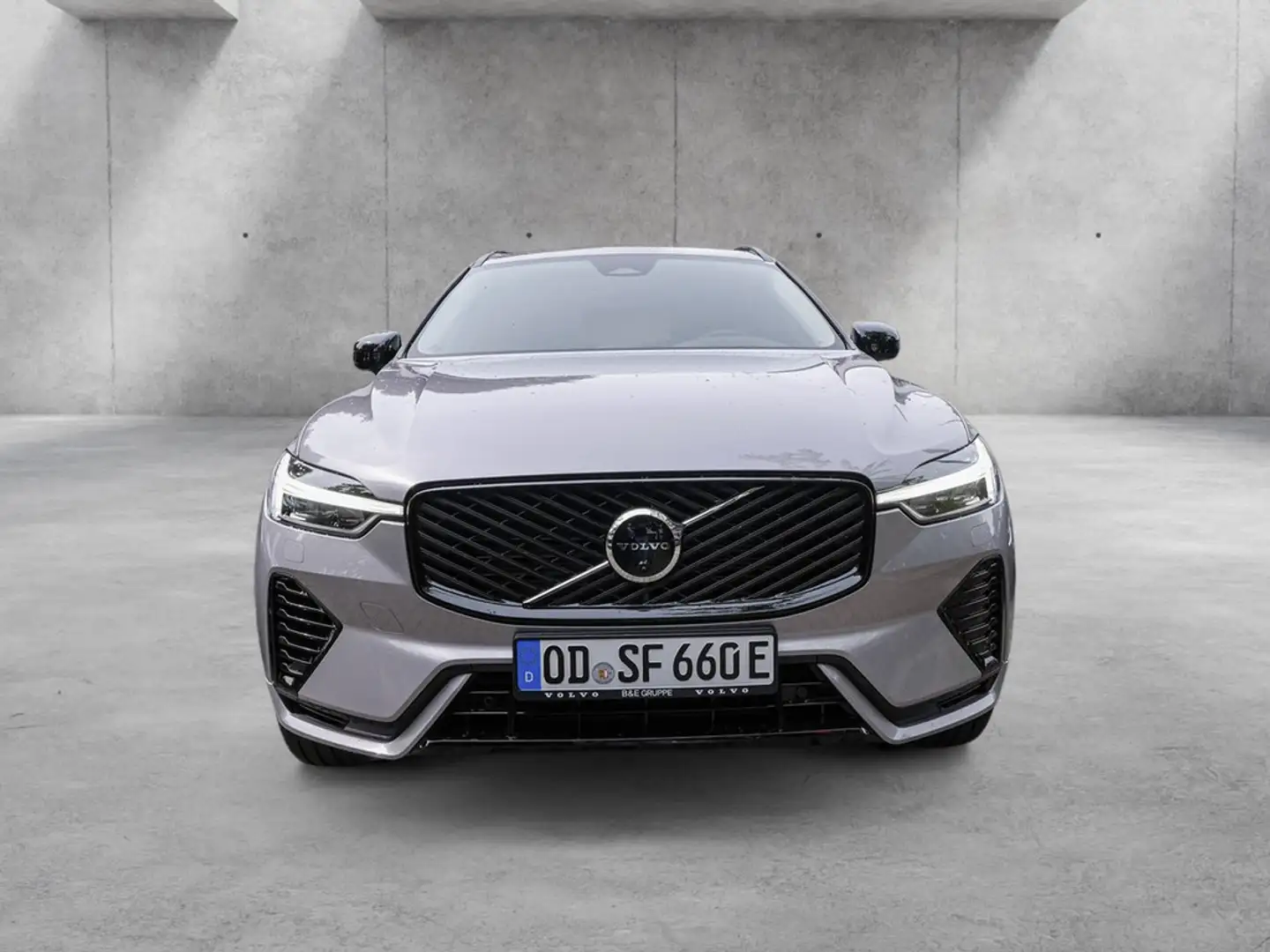 Volvo XC60 T8 AWD Ultra Dark Recharge Massage B&W 360° Silber - 2