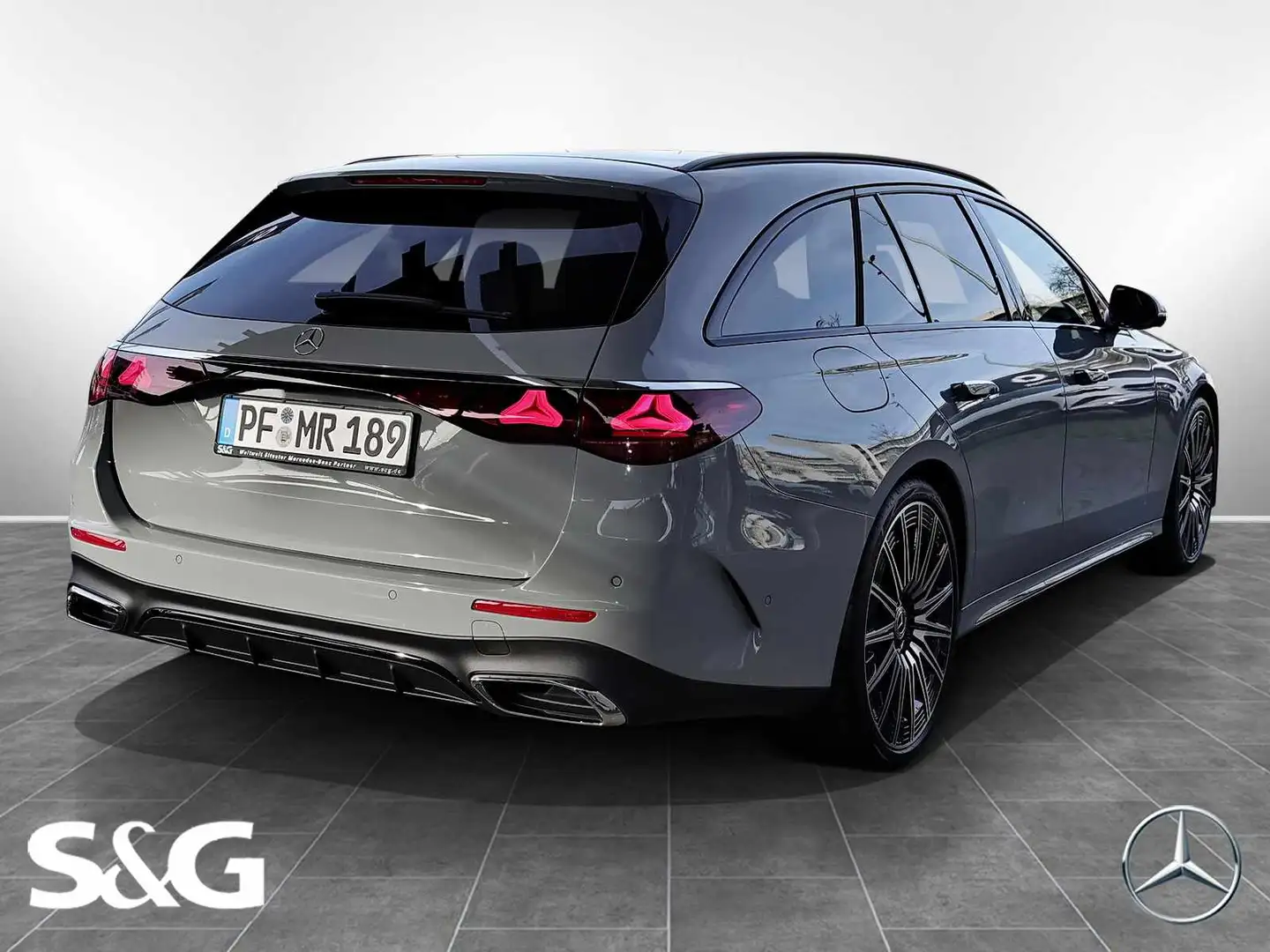 Mercedes-Benz E 220 d T AMG MBUX+360°+DIG-LED+Pano+AHK+Distron Grau - 2