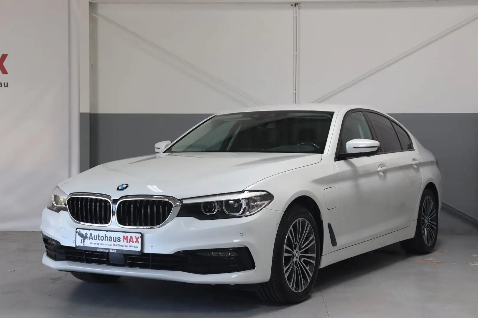 BMW 530 e Sport Line~360Grad~SZH~ACC~1.Hand~Nav~HiFi Blanc - 1