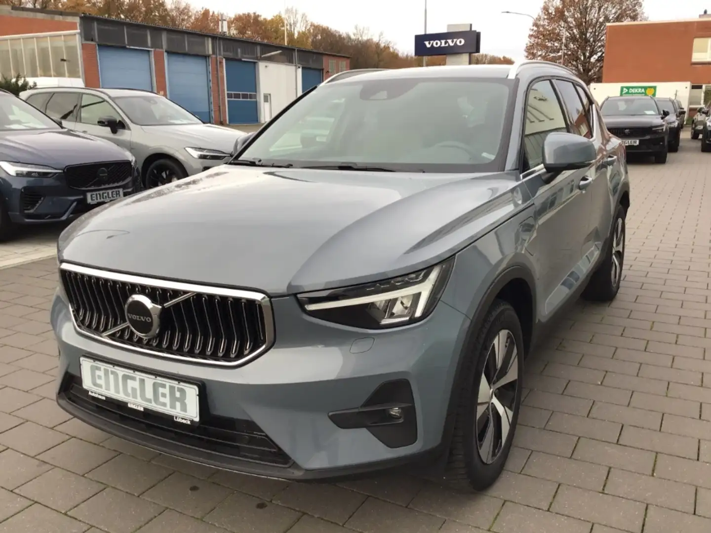 Volvo XC40 T4 Core Bright Recharge Cam Navi Nebel Grau - 2