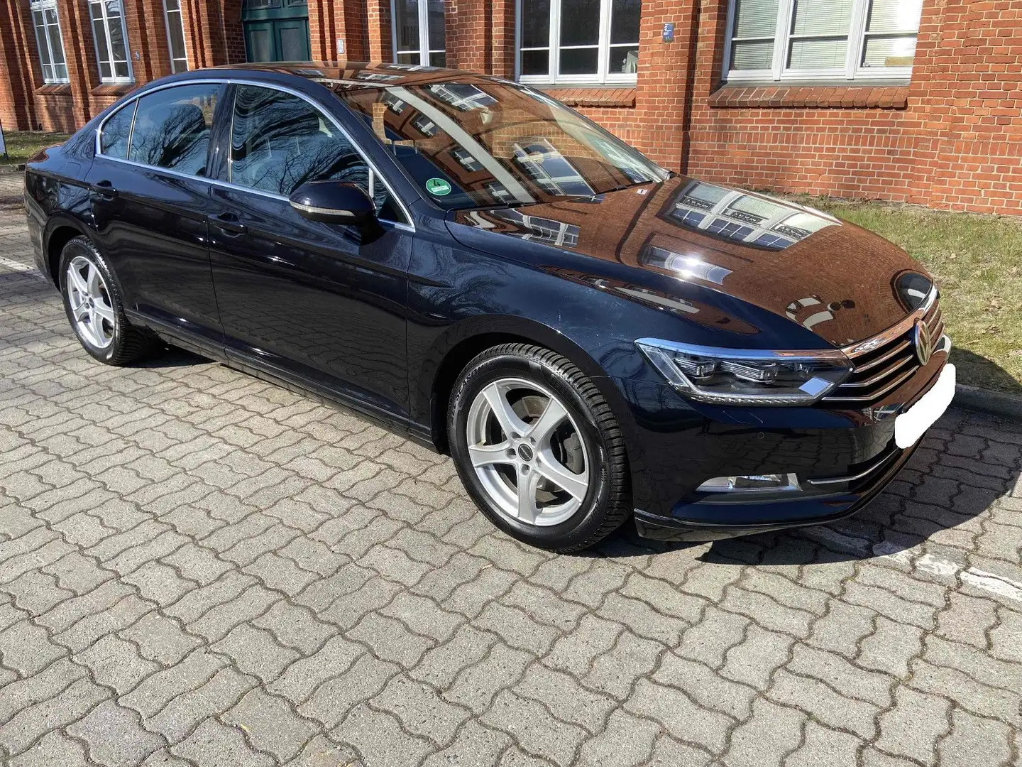 Volkswagen Passat Lim. Comfortline BMT/ NAVI/LED/ LEDER/ACC Schwarz - 2