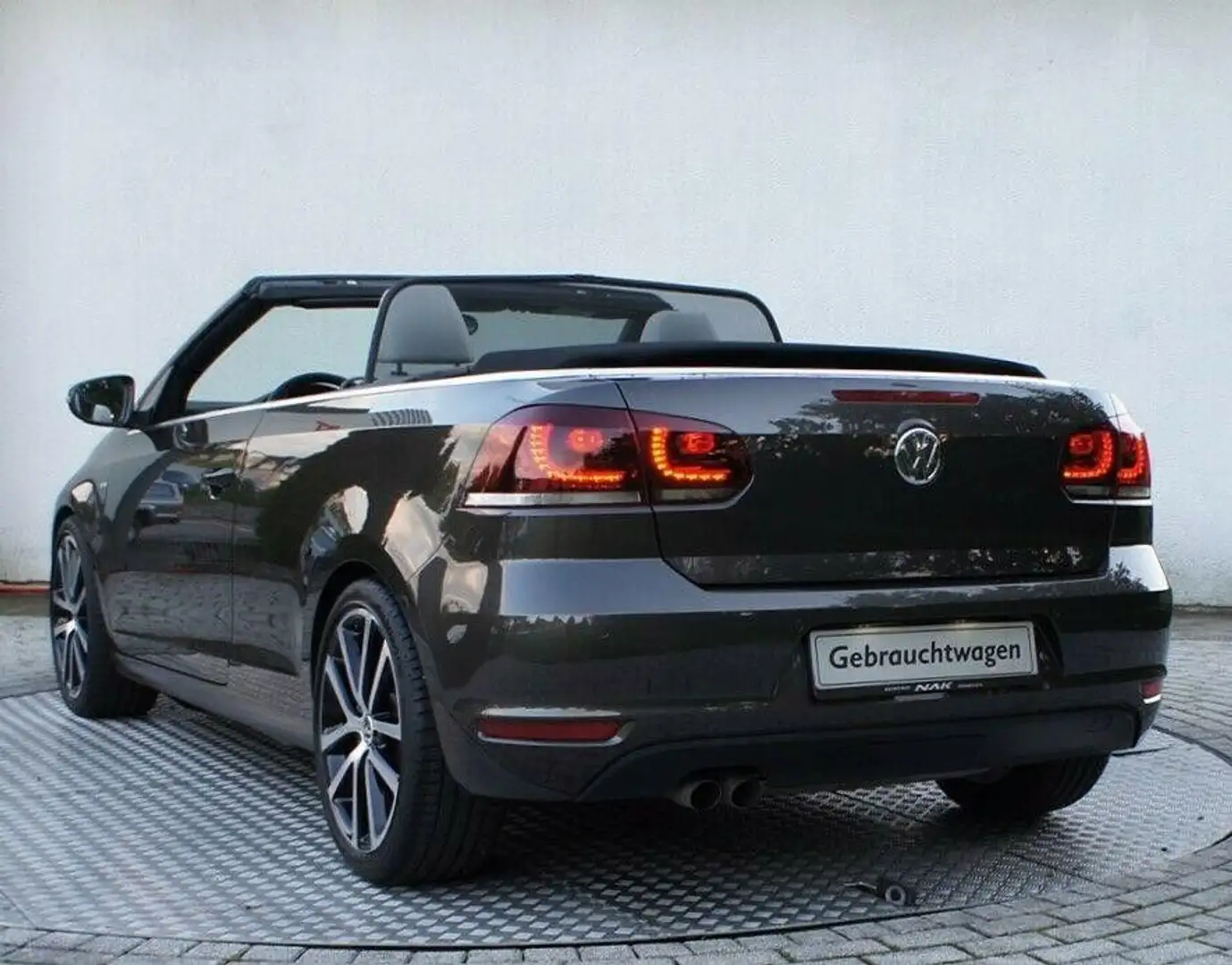Volkswagen Golf VI 2.0 TDI Cabrio Cup Leder 18" Standheiz. Braun - 2