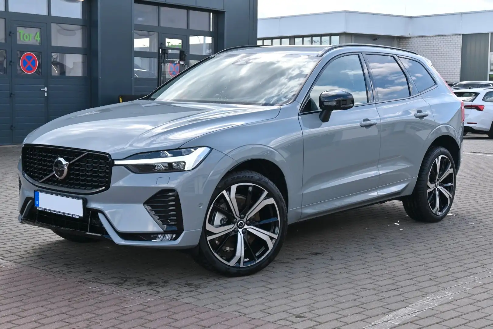 Volvo XC60 B4 D AWD Ultimate Dark*STDHZG*360°*LUFT*ACC Grau - 1