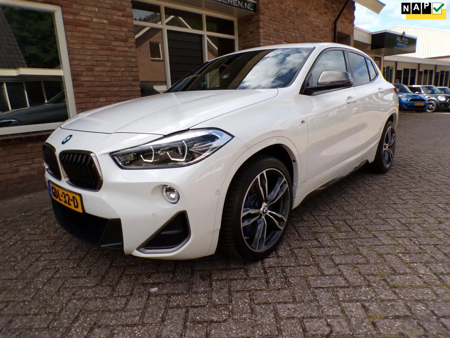 BMW X2 M35i High Executive Automaat / Panoramadak / Head Wit - 1