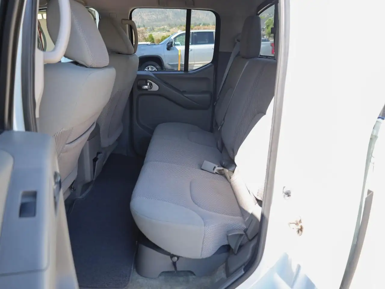Nissan Frontier снимка Nissan Frontier