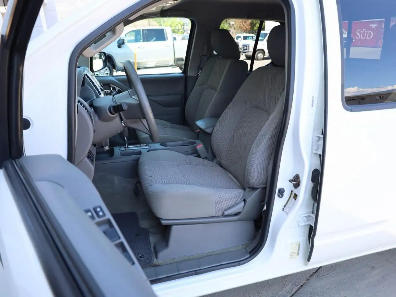 Nissan Frontier снимка Nissan Frontier
