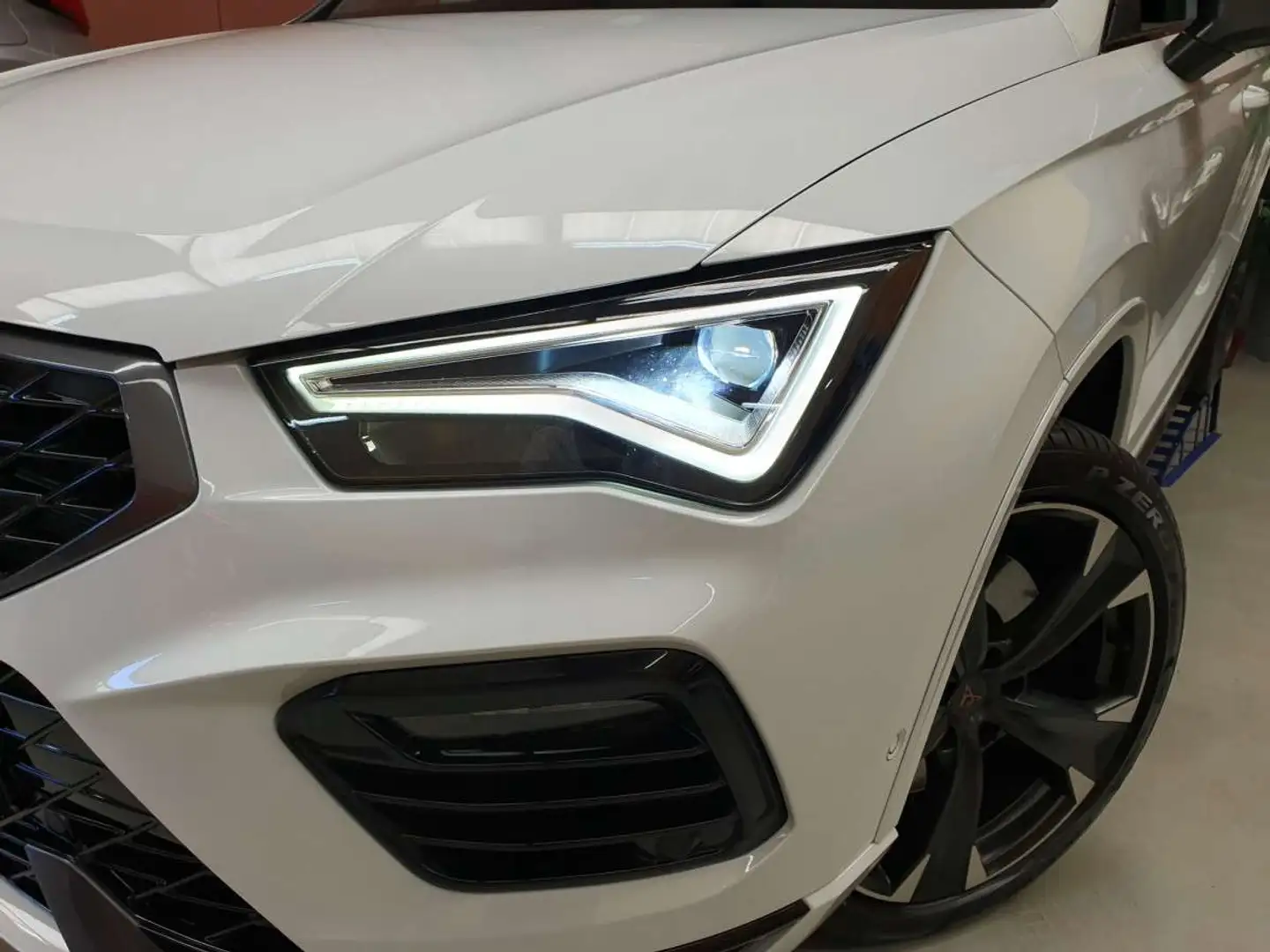 SEAT Ateca CUPRA 300CV Wit - 2