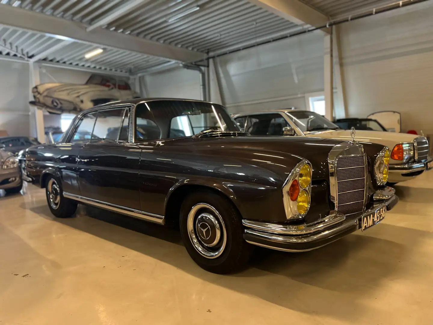 Mercedes-Benz 250 SE Maro - 1