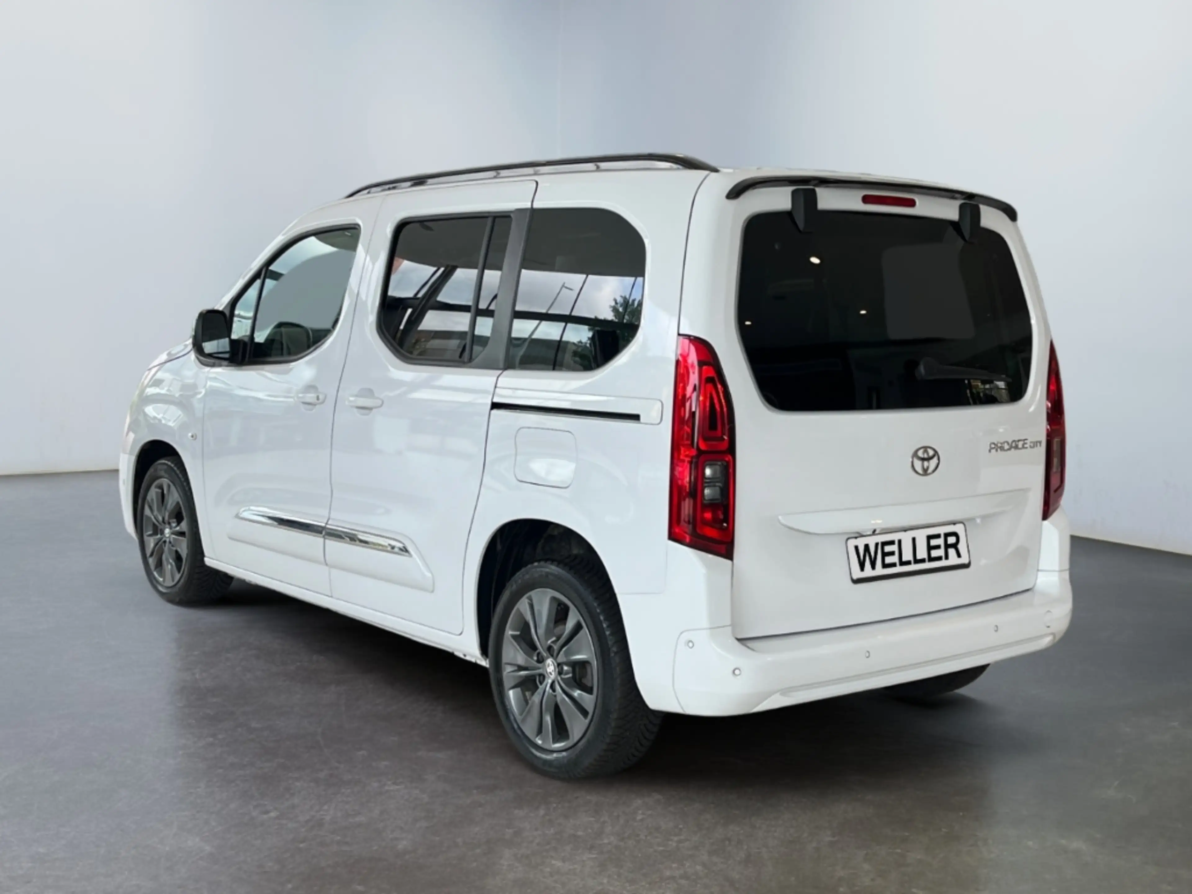 Toyota Proace City Verso L1 Lounge — photo 7