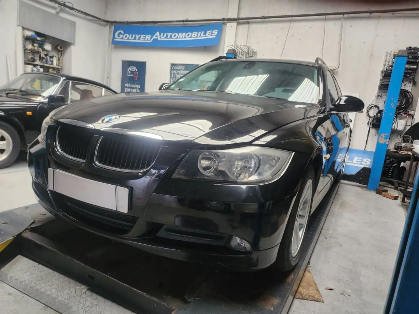 BMW Confort Negru - 1