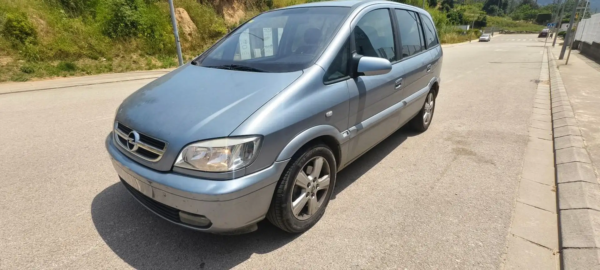 Opel Zafira De 7 plazas,motor 2.2L. distribución por cadena Gris - 1