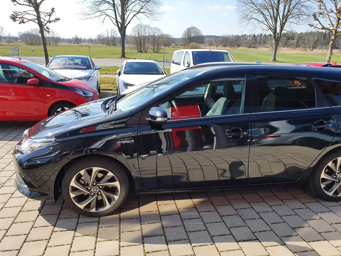 Toyota Auris Auris 1.8 VVT-i Hybrid Automatik Touring Sports Design Edition Schwarz - 2