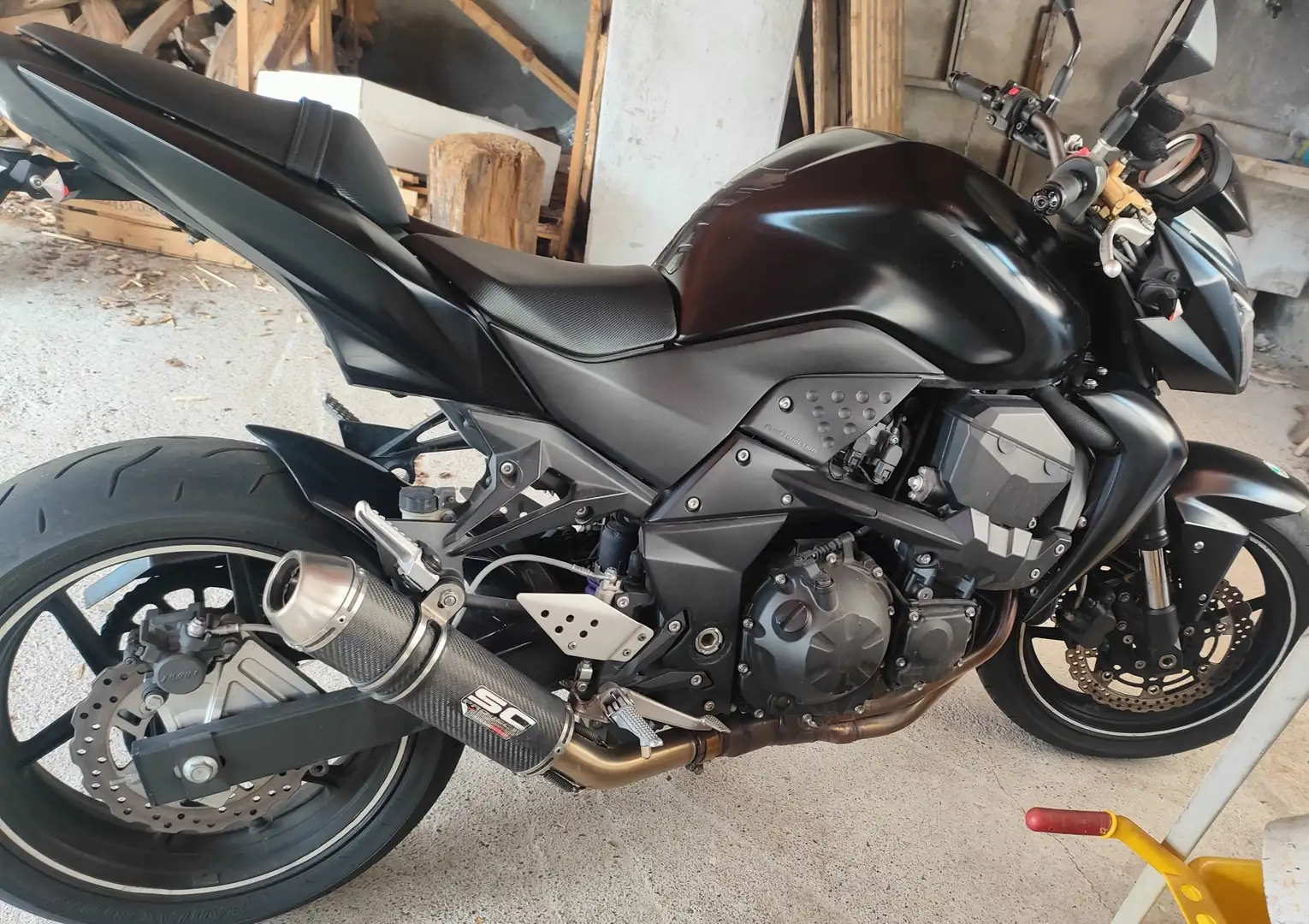 Kawasaki Z 750 Schwarz - 1