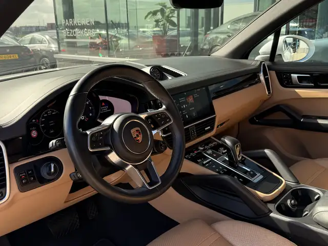 Porsche Cayenne view 2