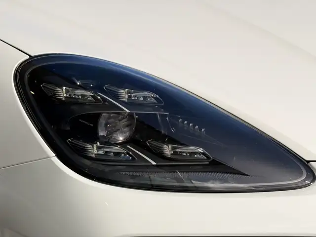 Porsche Cayenne view 14