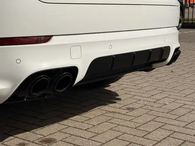 Porsche Cayenne view 17