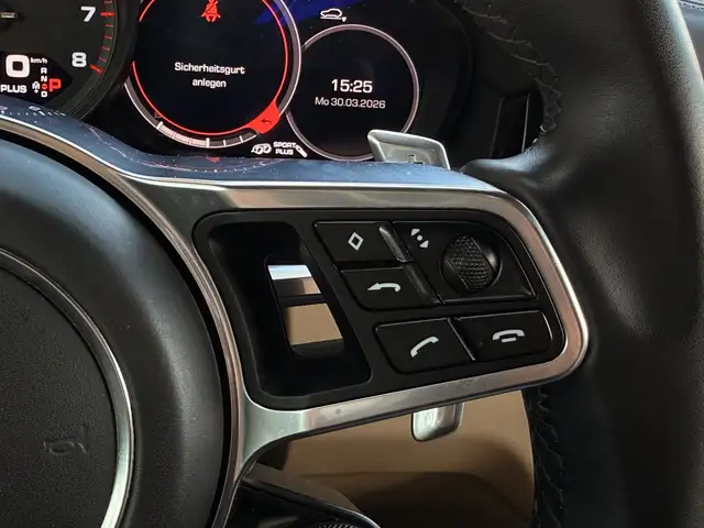Porsche Cayenne view 28