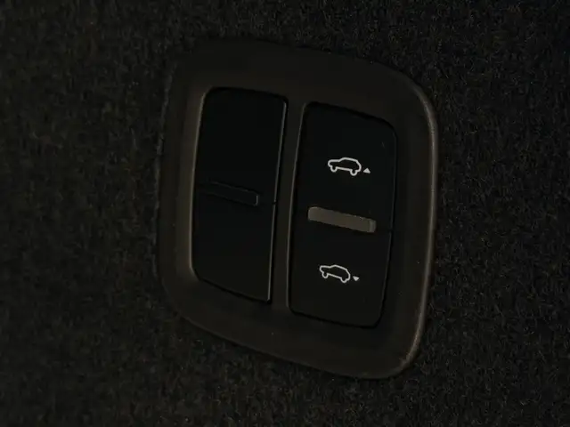 Porsche Cayenne view 22