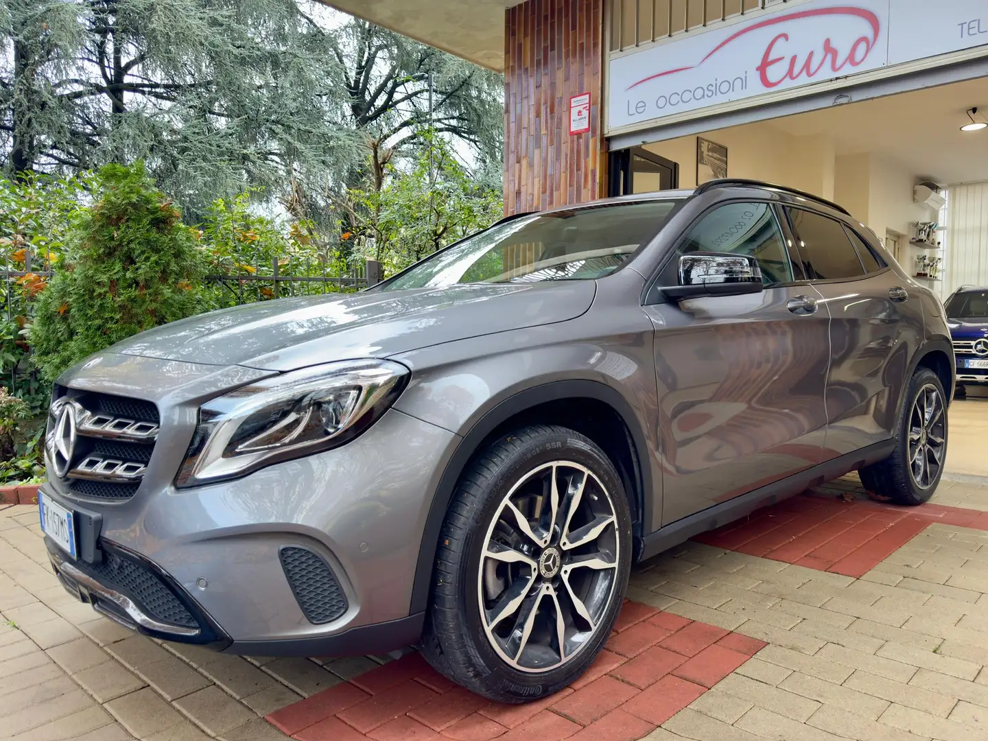 Mercedes-Benz GLA 220 GLA 4MATIC 220 BENZINA 185 CV, Sport, Automatica Grigio - 1
