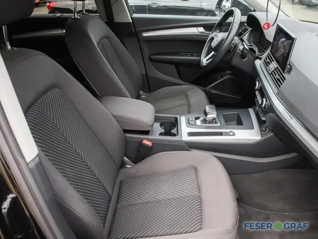 Audi Q5 view 5
