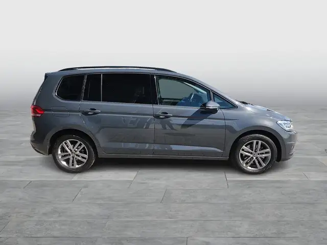 Volkswagen Touran view 6