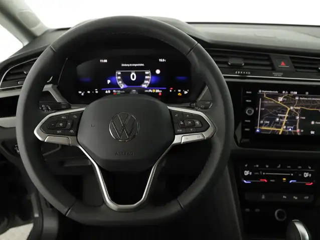 Volkswagen Touran view 12