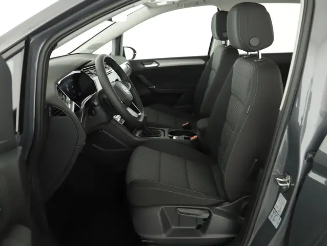 Volkswagen Touran view 9