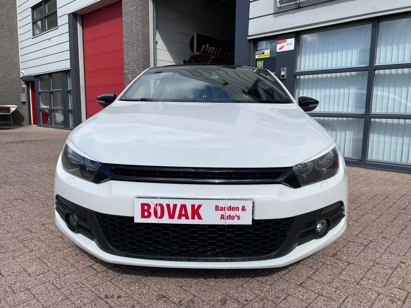 Volkswagen Scirocco 1.4 TSI Snow Highline Plus Wit - 2