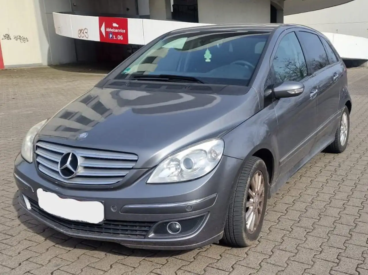 Mercedes-Benz B 200