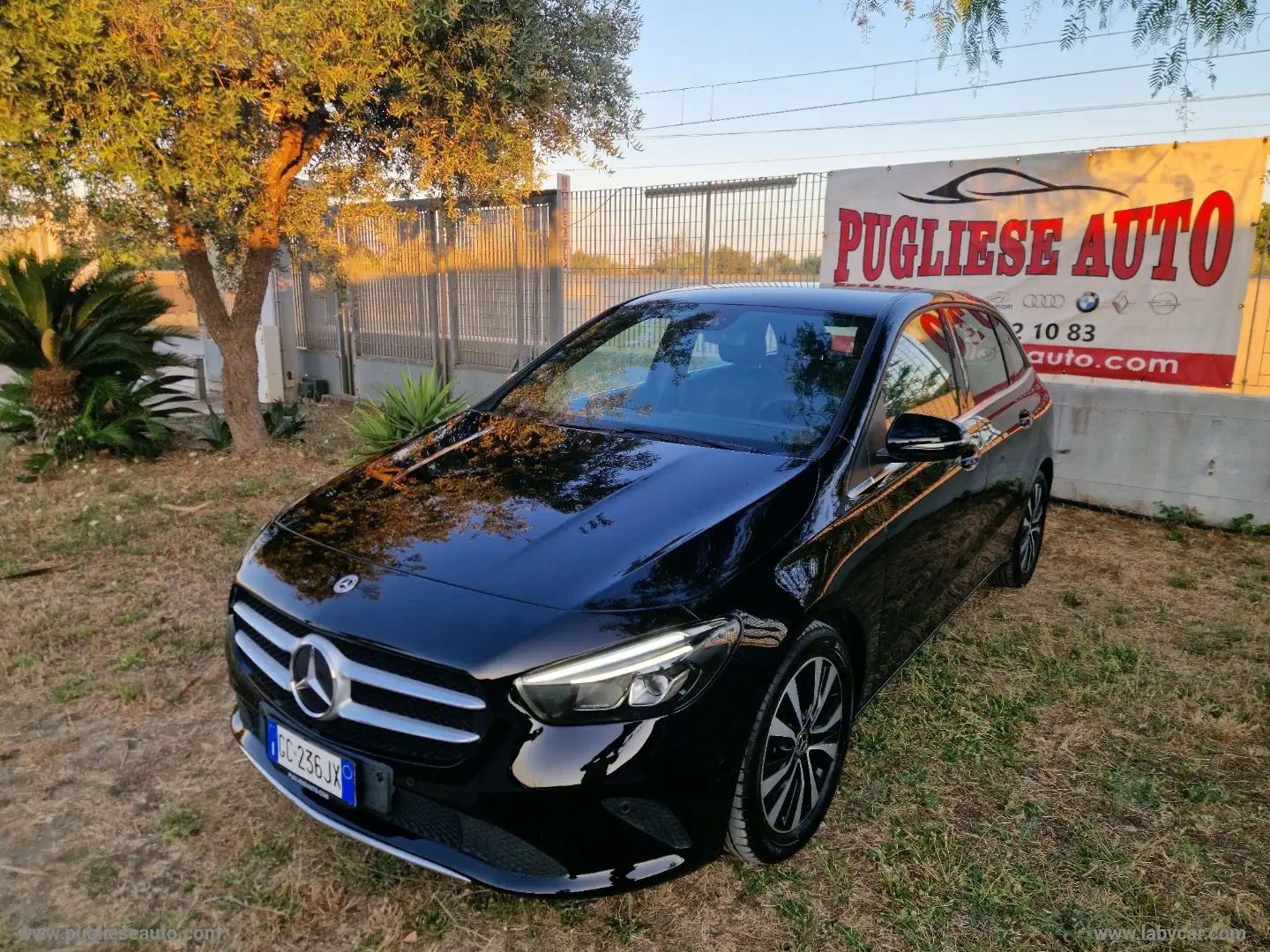 Mercedes-Benz B 180 B 180 d Automatic Business Extra Nero - 1