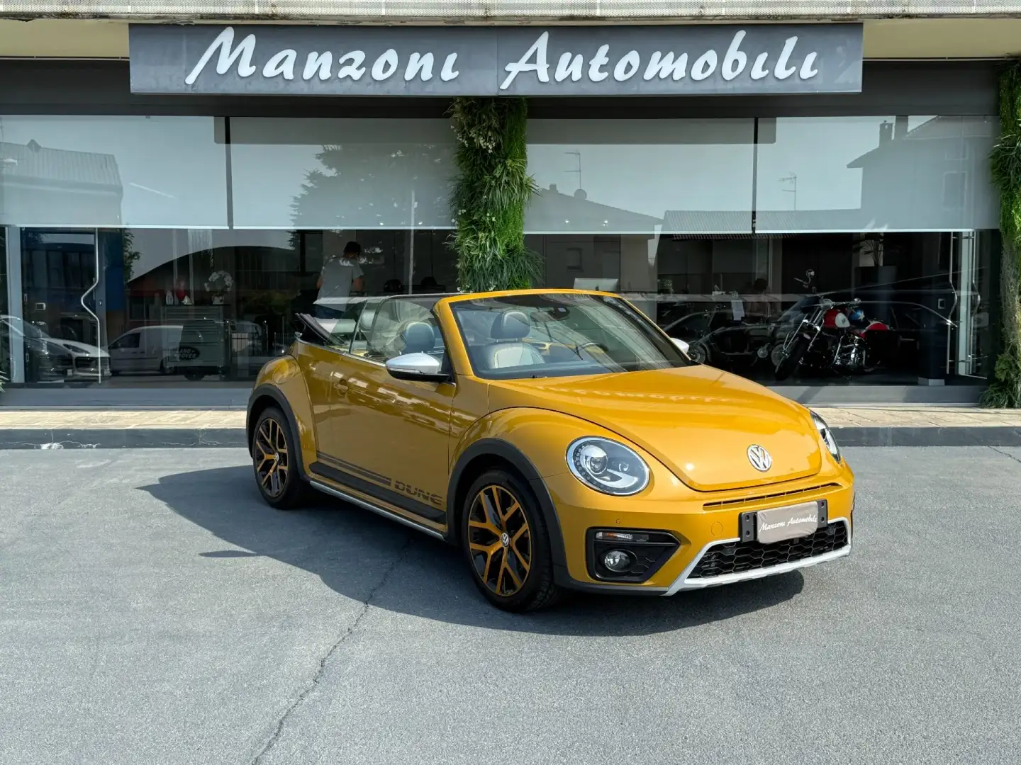 Volkswagen Beetle Cabrio 1.4 TSI DSG DUNE BlueMotion Technology Jaune - 1