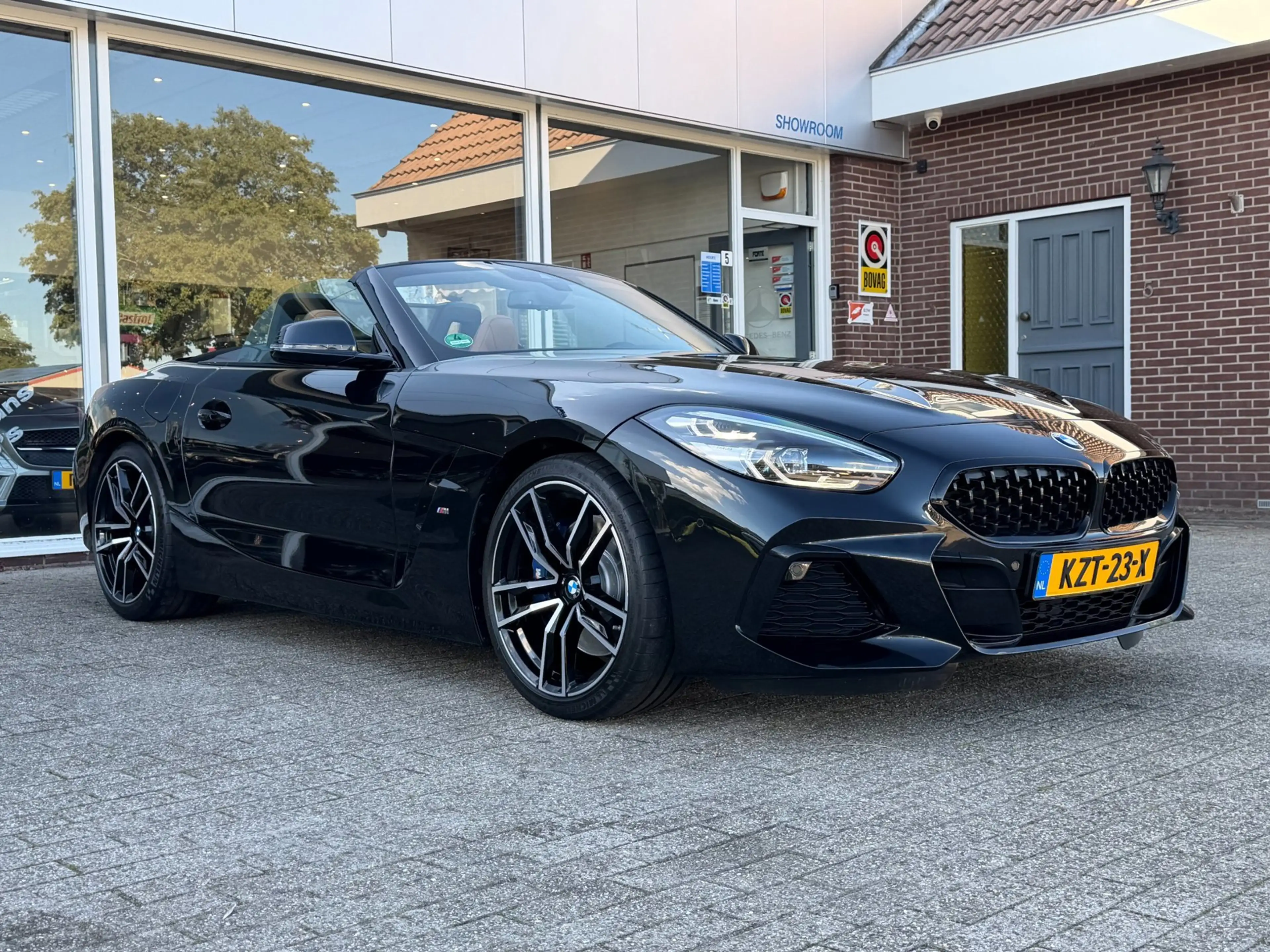 BMW Z4 Roadster SDrive20i M-SPORT / MEMORY / ACC / ADAPTI — photo 3