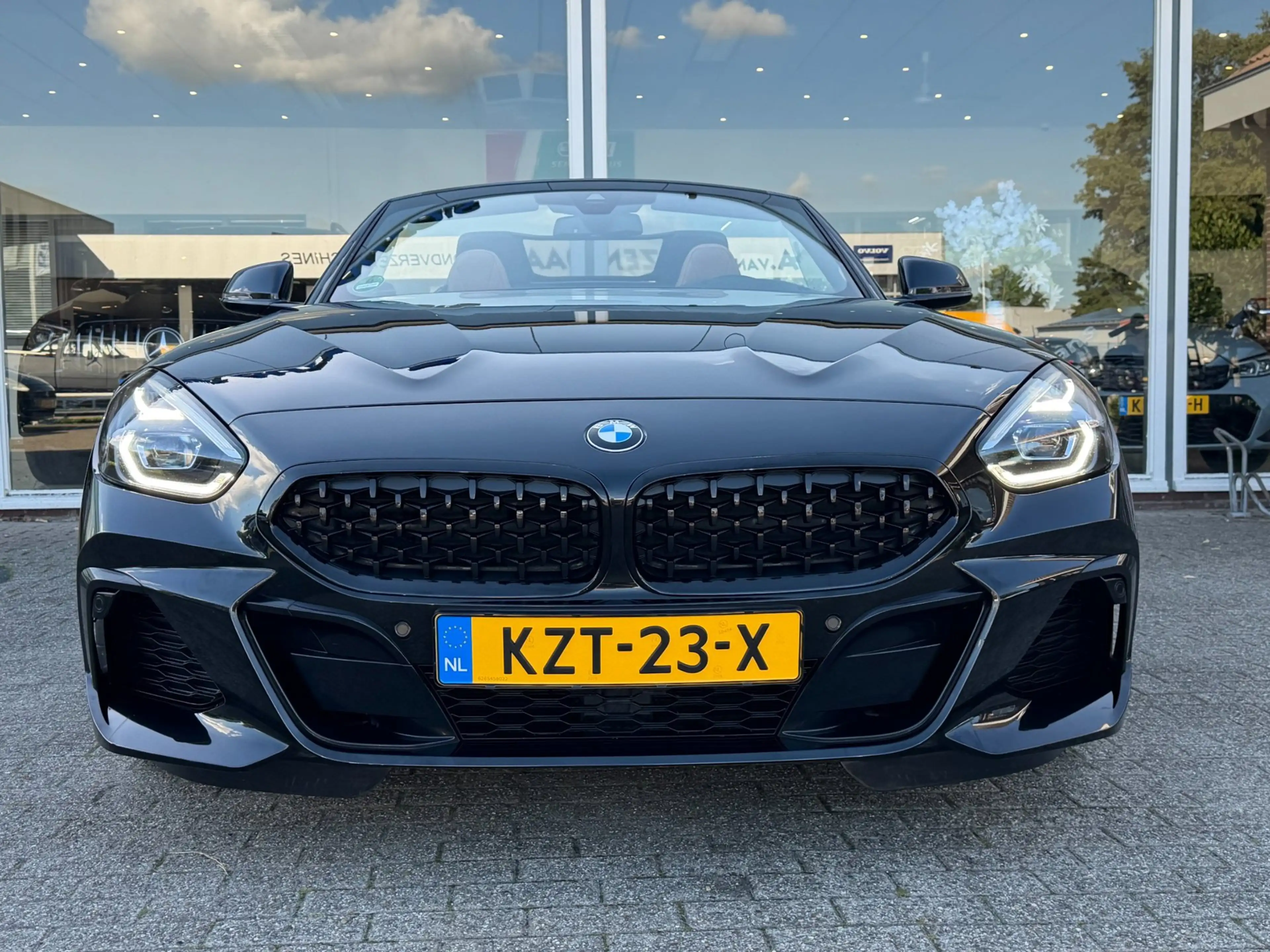 BMW Z4 Roadster SDrive20i M-SPORT / MEMORY / ACC / ADAPTI — photo 2