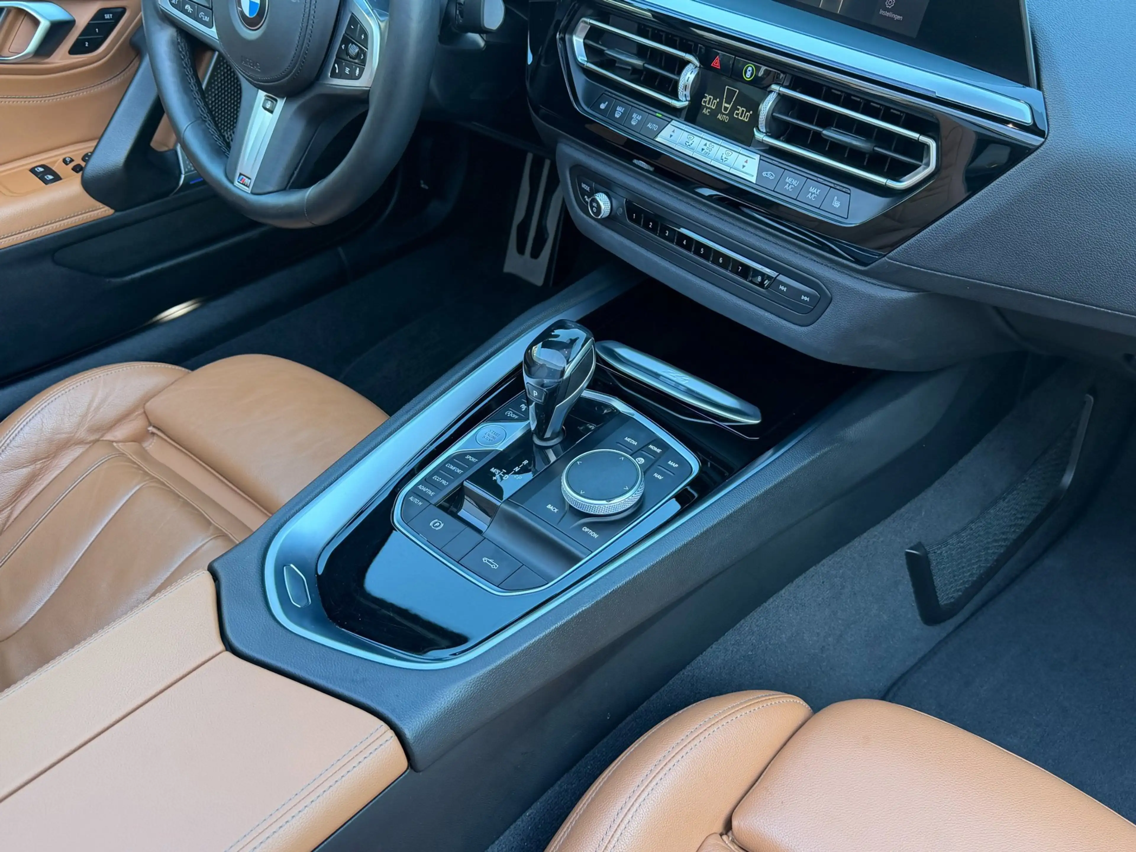 BMW Z4 Roadster SDrive20i M-SPORT / MEMORY / ACC / ADAPTI — photo 31