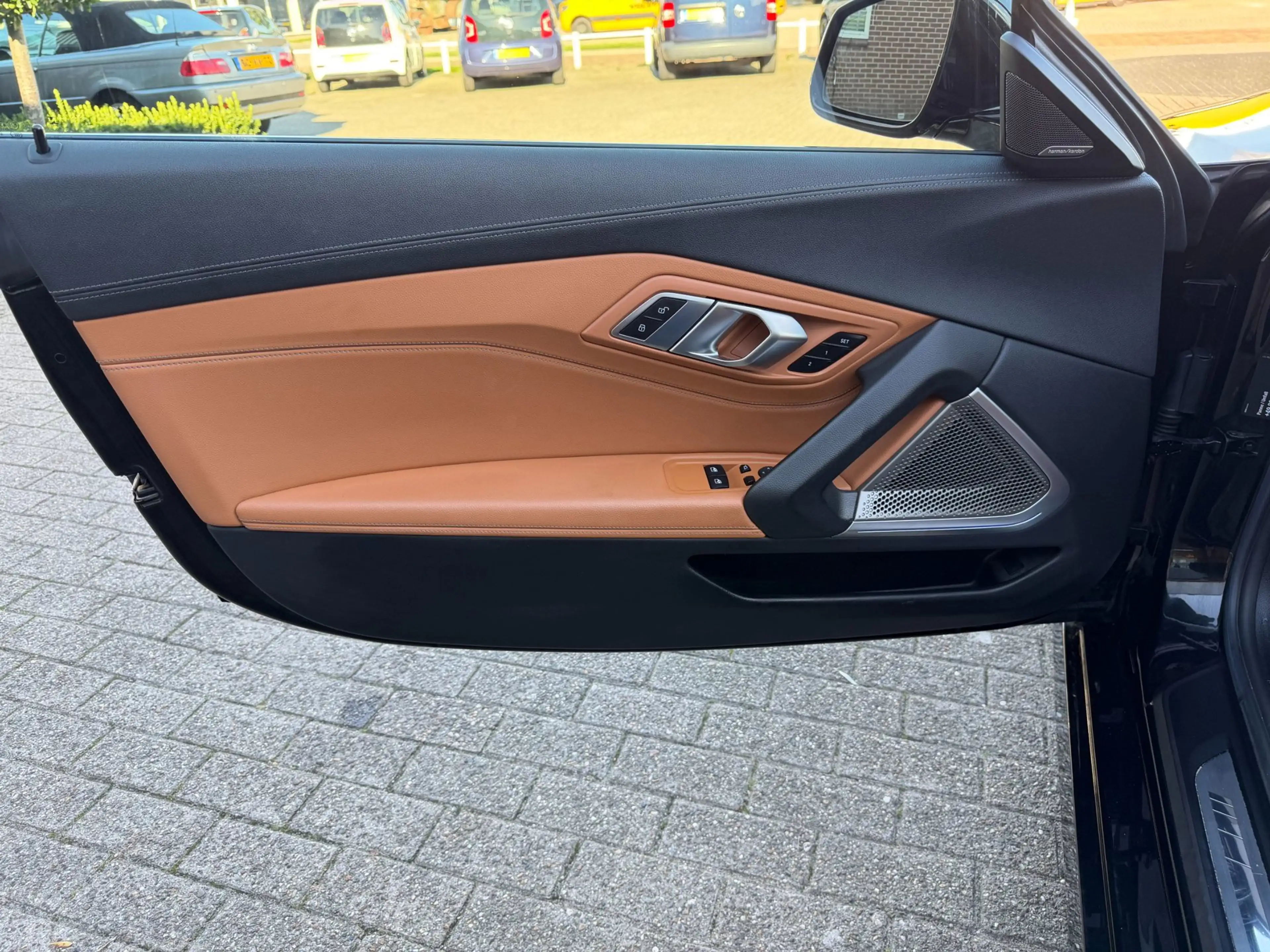 BMW Z4 Roadster SDrive20i M-SPORT / MEMORY / ACC / ADAPTI — photo 20