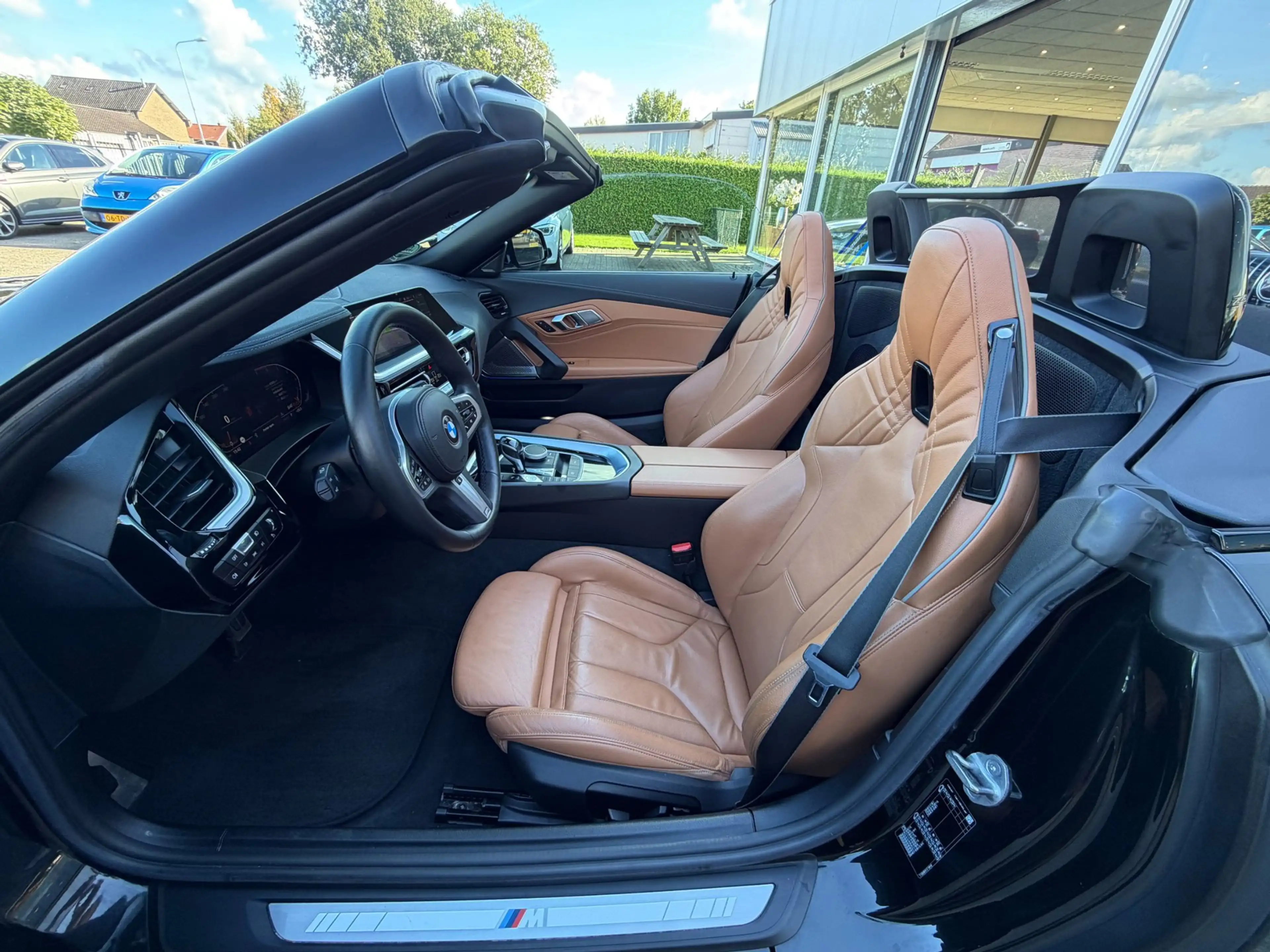 BMW Z4 Roadster SDrive20i M-SPORT / MEMORY / ACC / ADAPTI — photo 18