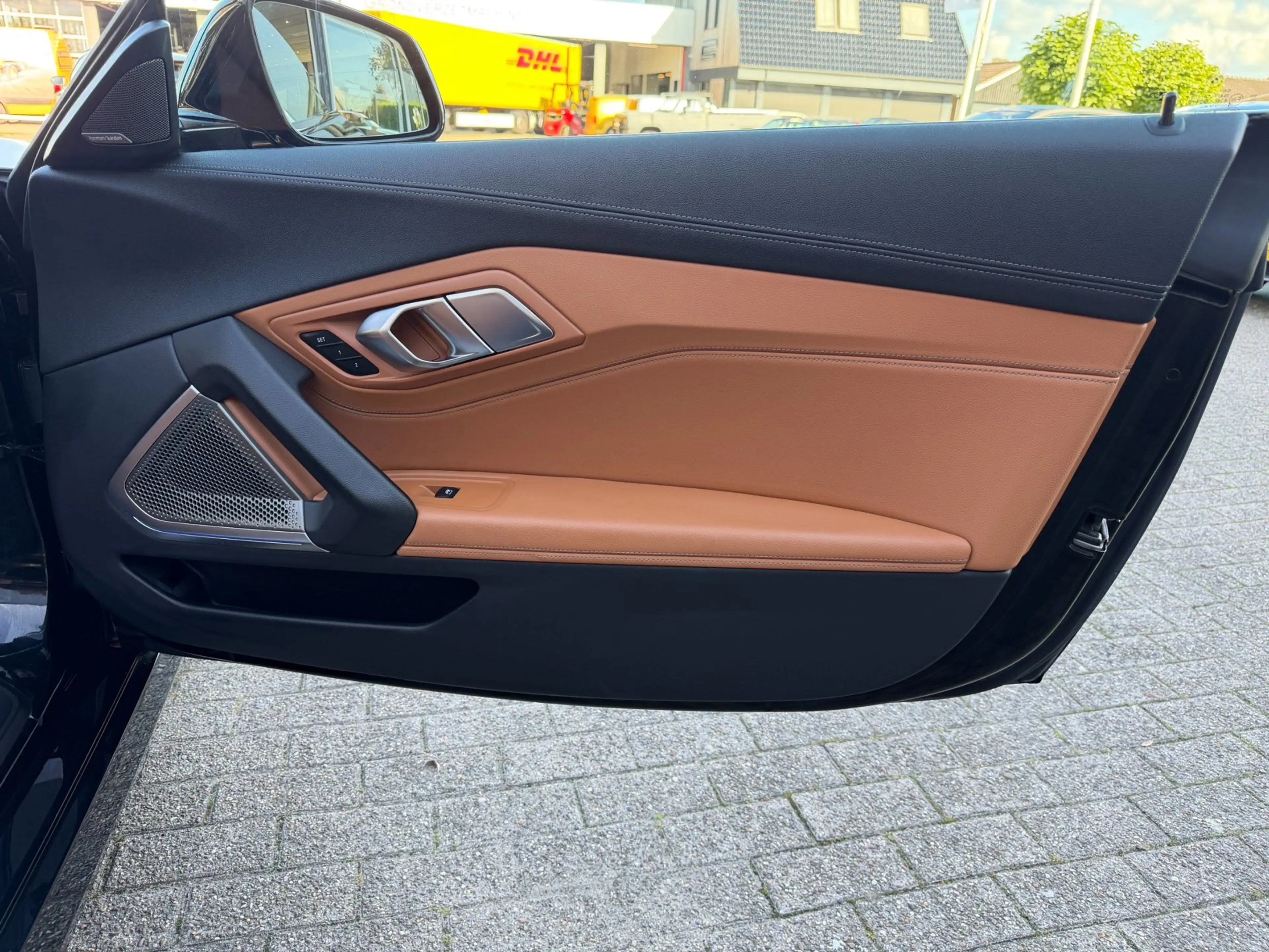 BMW Z4 Roadster SDrive20i M-SPORT / MEMORY / ACC / ADAPTI — photo 27