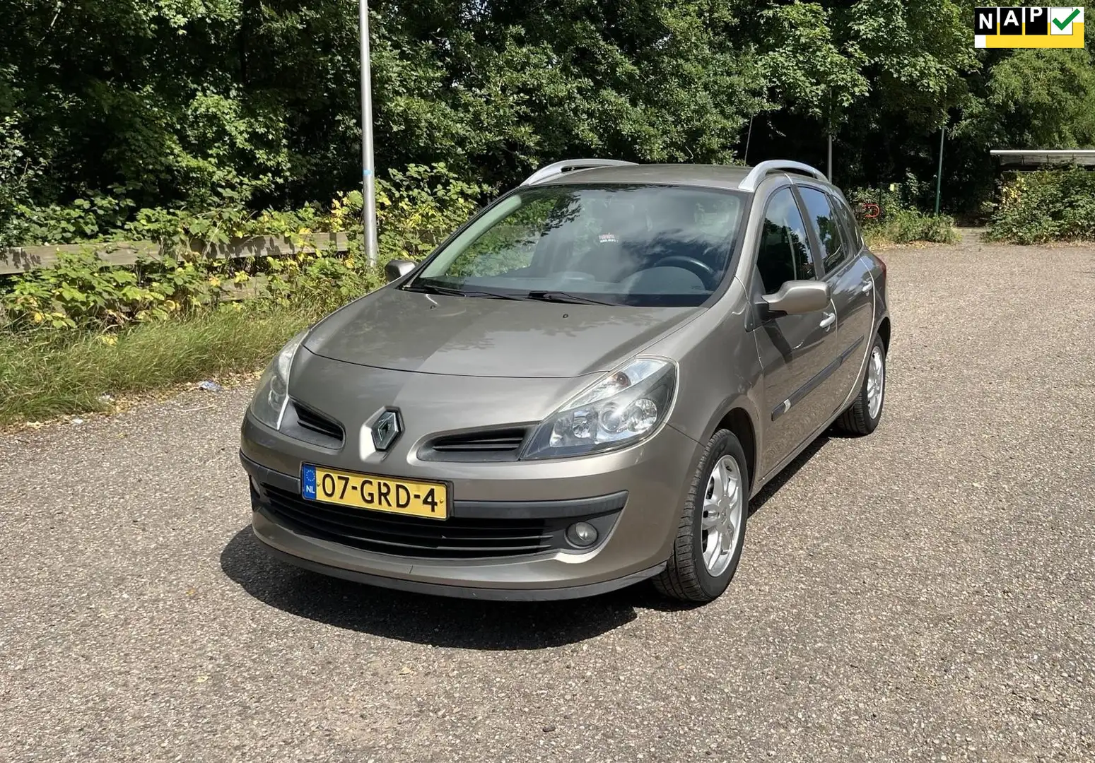 Renault Clio Estate 1.2 TCE Dynamique Airco/CruiseC./Nieuwe apk Béžová - 1