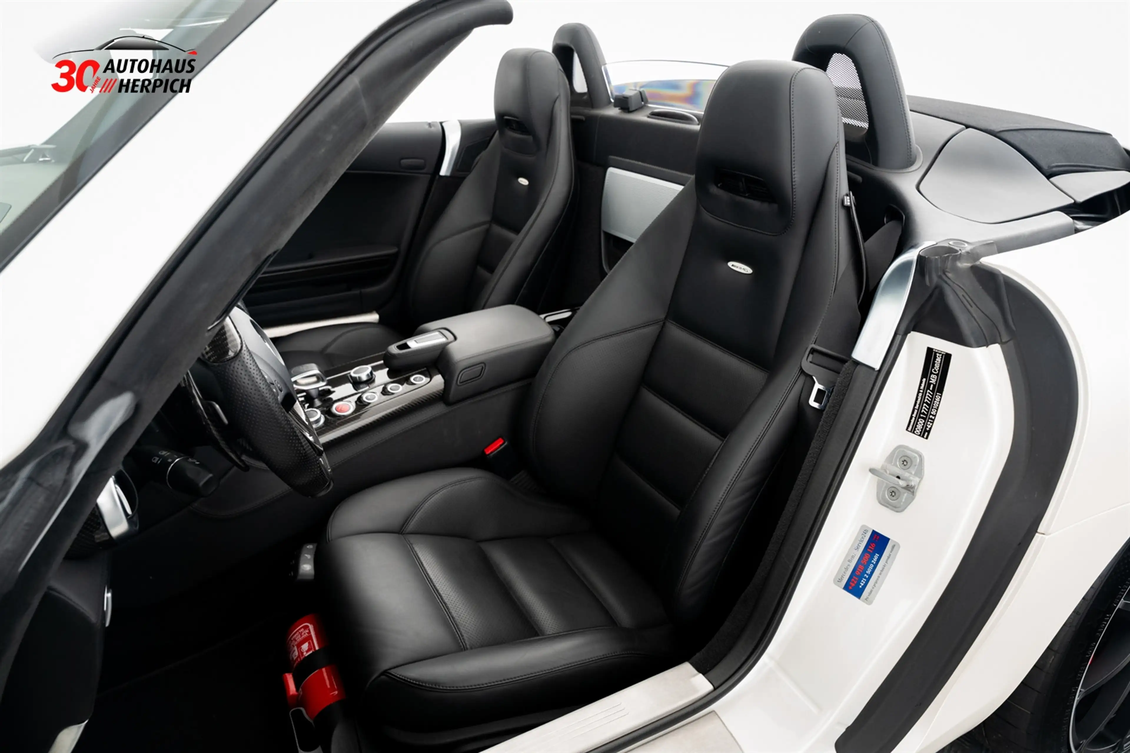 Mercedes-Benz SLS 6.2L V8 Roadster RFK PDC B&O — photo 10