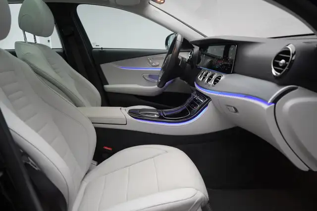 Mercedes-Benz 300 view 15