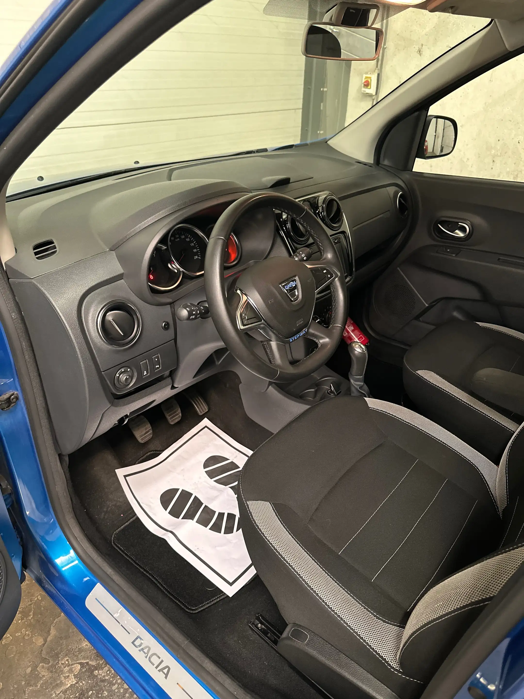 Dacia Lodgy Lodgy Stepway 1.2 TCe Urban Explorer 5pl. — photo 9