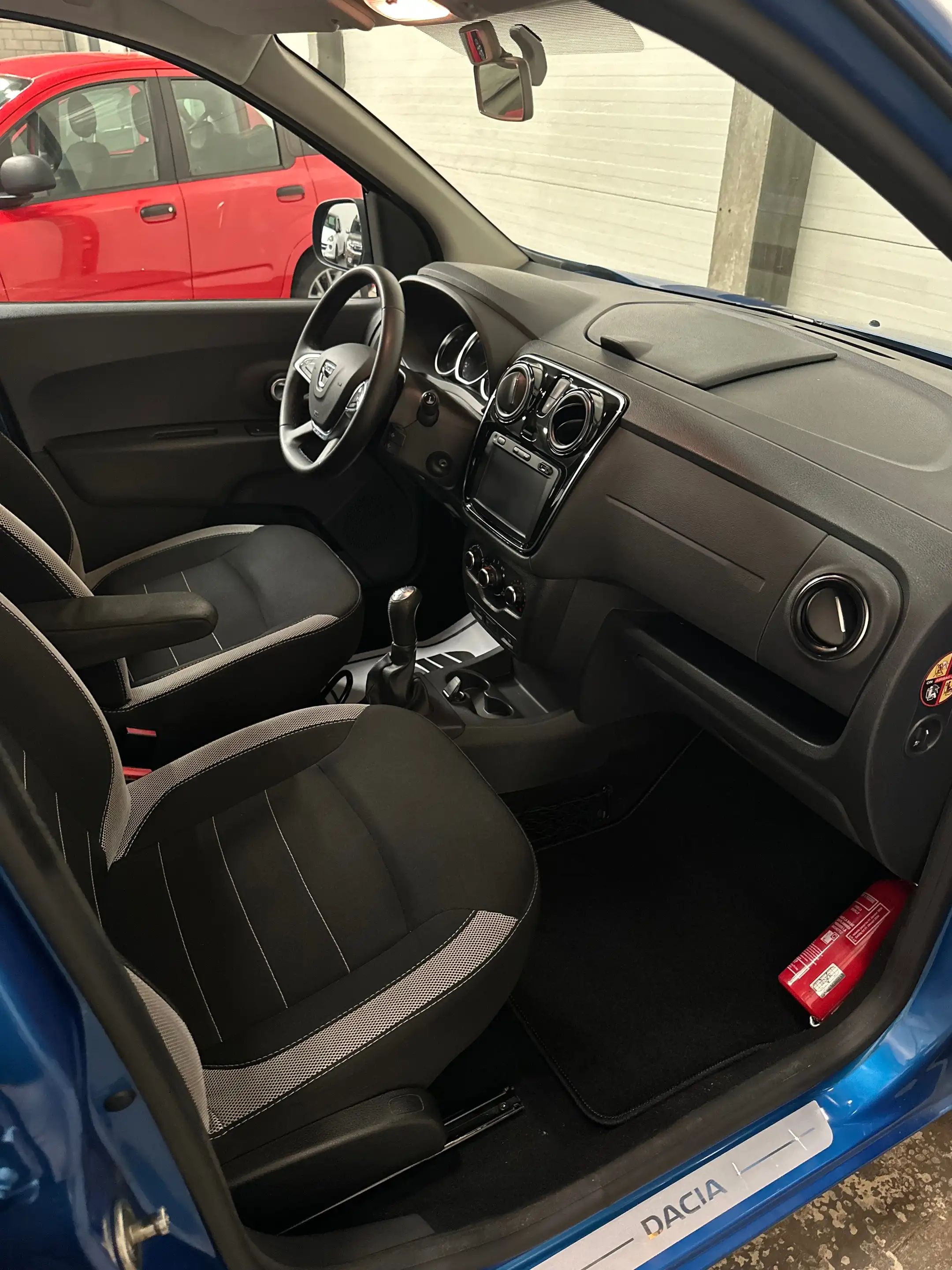 Dacia Lodgy Lodgy Stepway 1.2 TCe Urban Explorer 5pl. — photo 14
