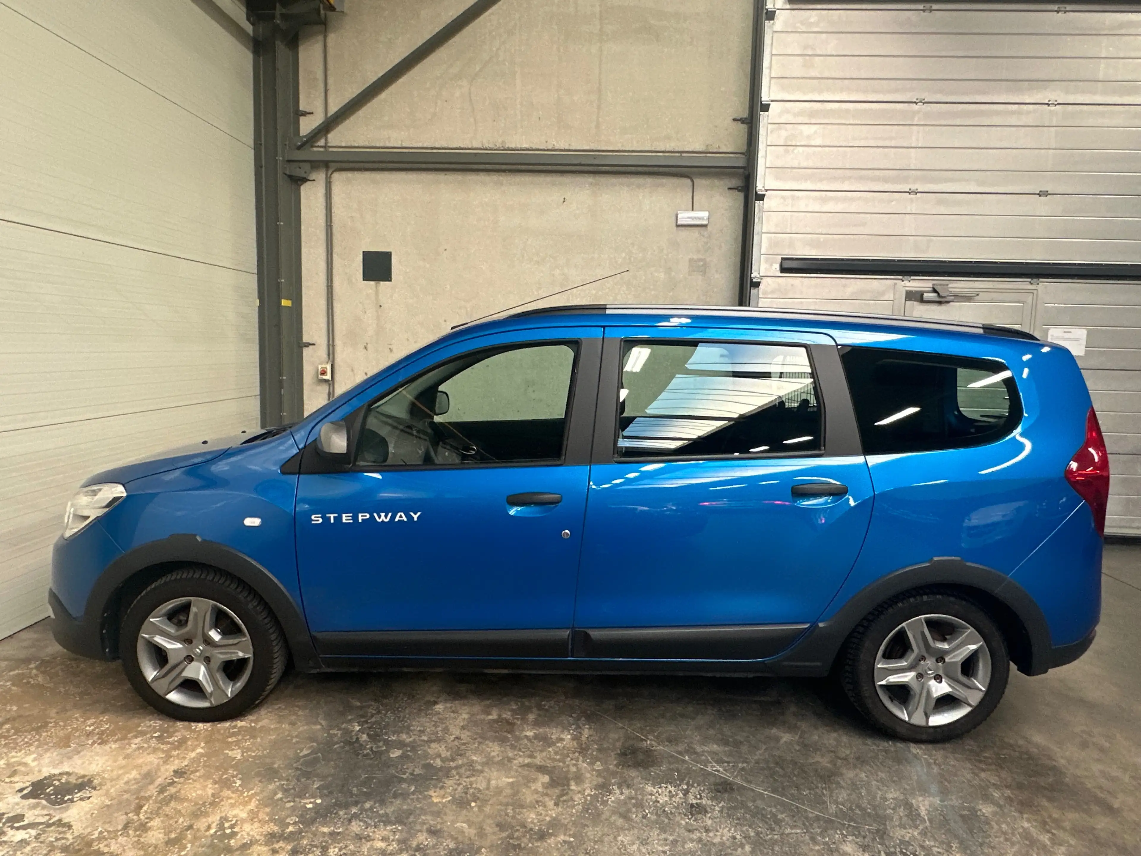 Dacia Lodgy Lodgy Stepway 1.2 TCe Urban Explorer 5pl. — photo 5