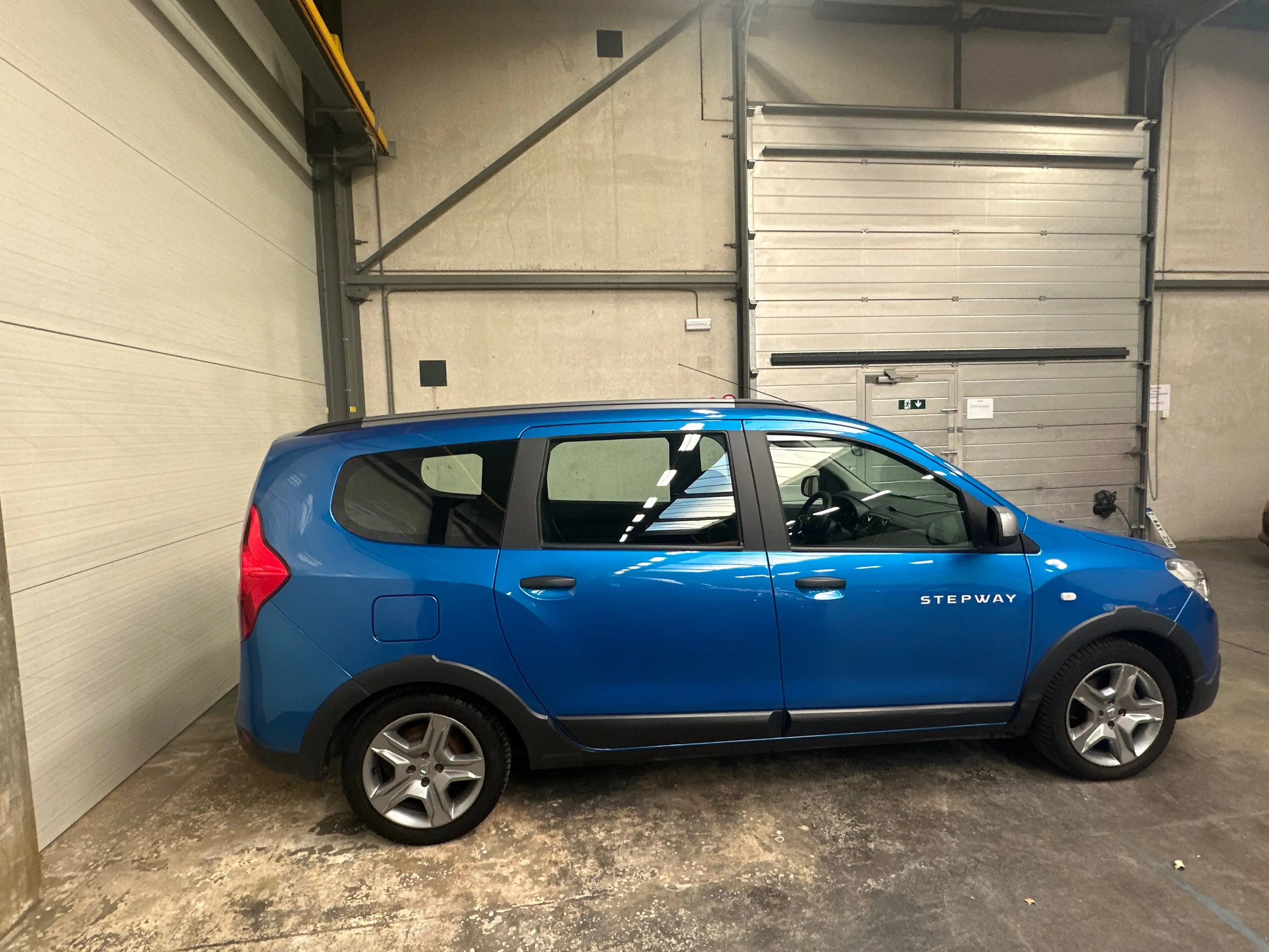 Dacia Lodgy Lodgy Stepway 1.2 TCe Urban Explorer 5pl. — photo 4