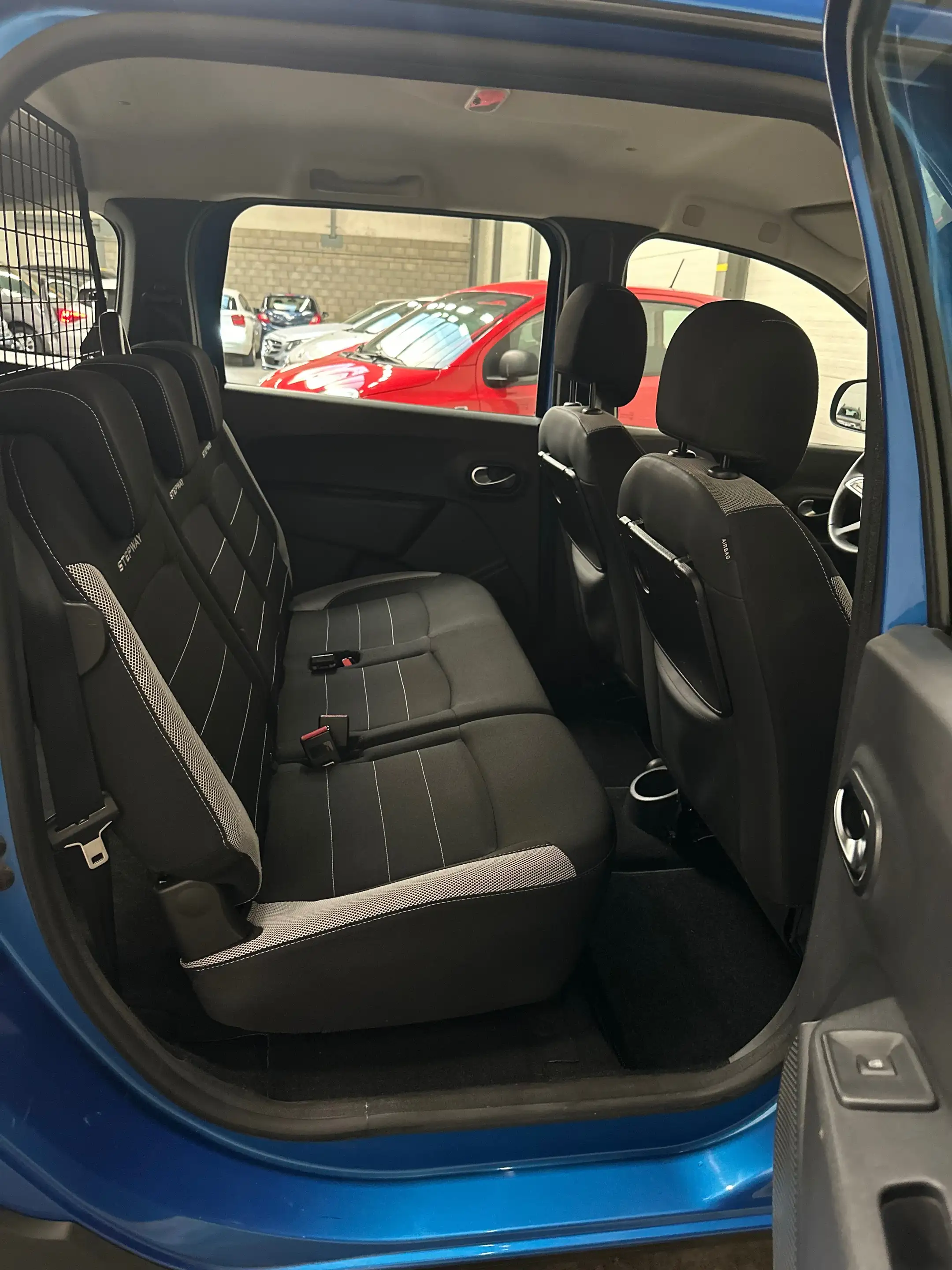 Dacia Lodgy Lodgy Stepway 1.2 TCe Urban Explorer 5pl. — photo 15