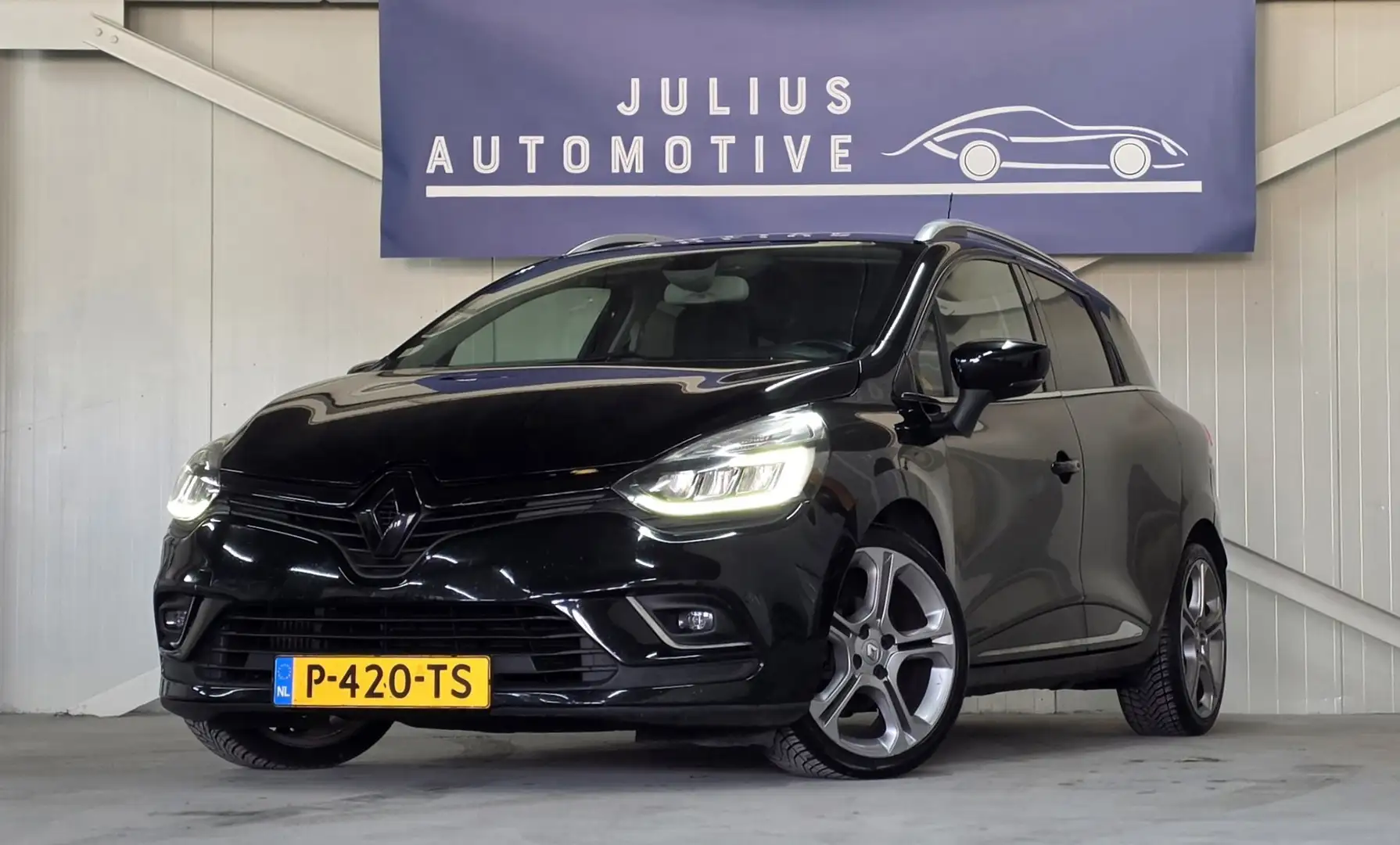 Renault Clio Estate 1.2 GT Leer LED Trekhaak Navigatie Keyles N Nero - 1