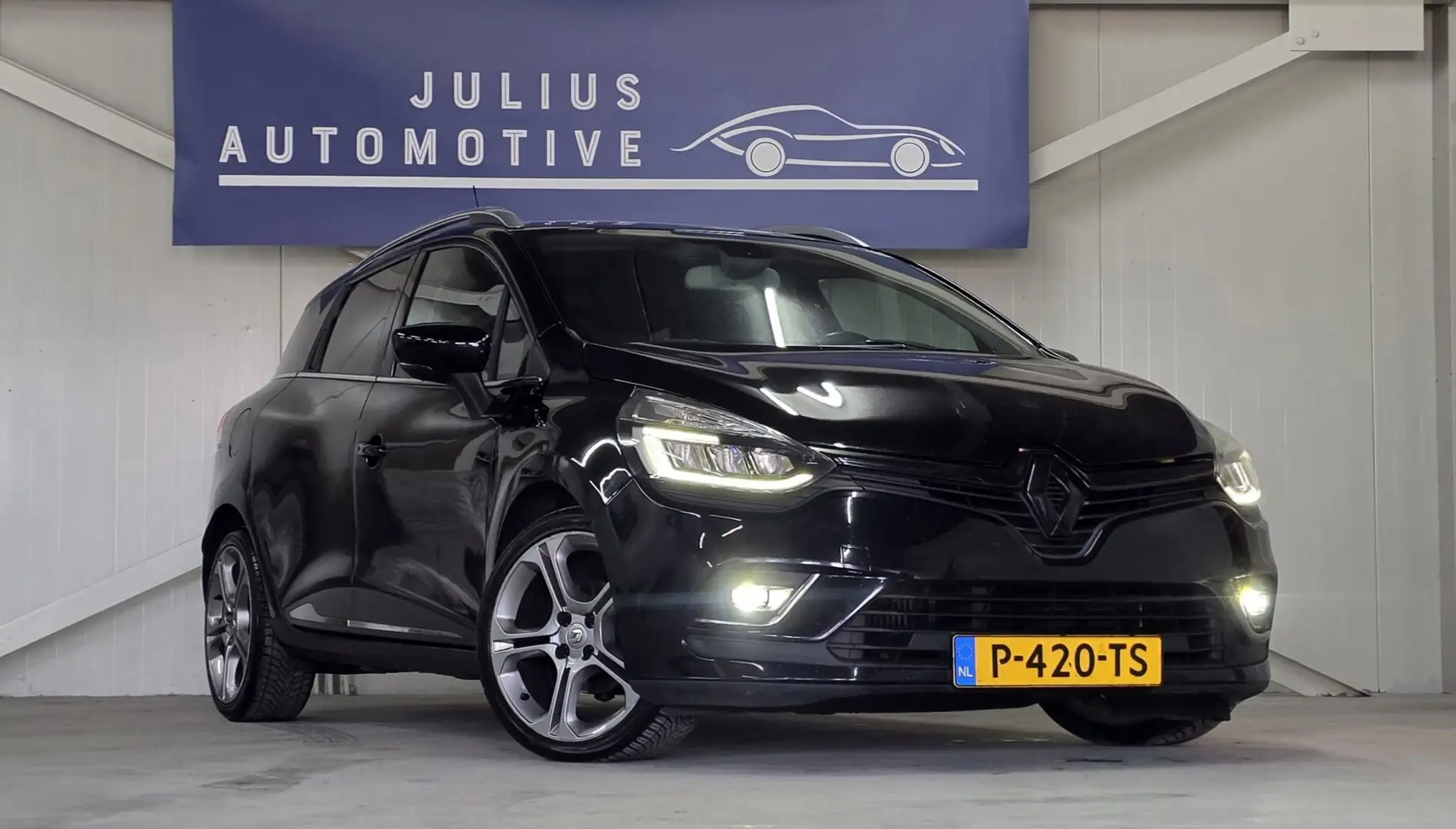 Renault Clio Estate 1.2 GT Leer LED Trekhaak Navigatie Keyles N Nero - 2