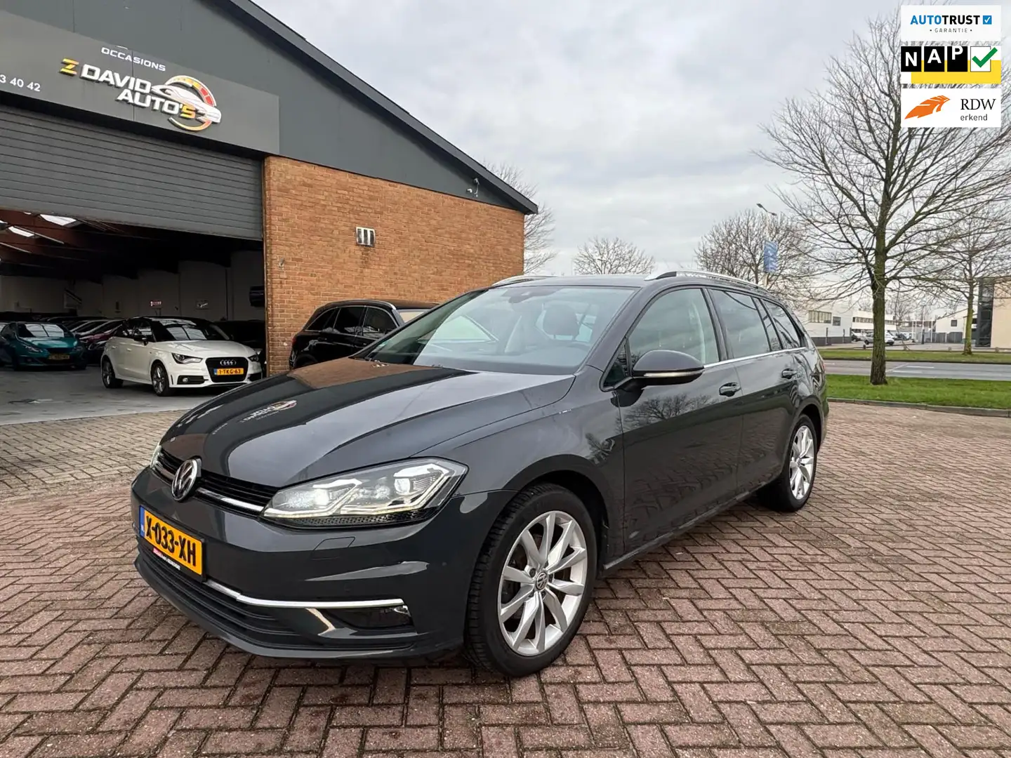 Volkswagen Golf Variant 1.5 TSI Highline automaat Grijs - 1